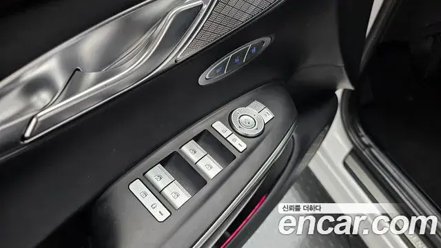 Genesis GV70 2021 — Şəkil 21/34