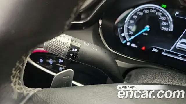 Genesis GV70 2021 — Şəkil 33/34