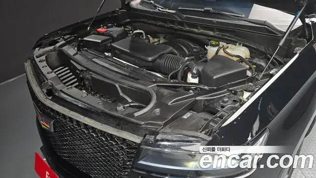 Cadillac Escalade 2023 — Photo 31/35
