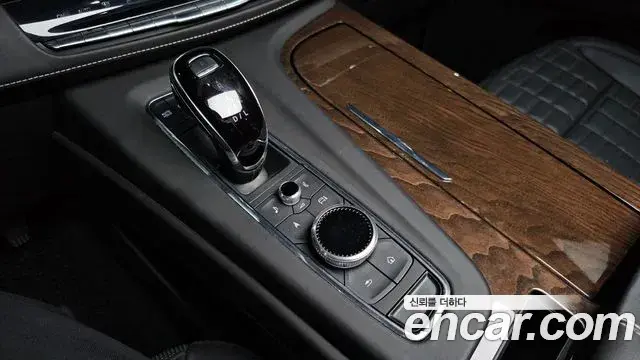 Cadillac Escalade 2023 — Photo 16/35
