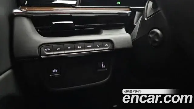 Cadillac Escalade 2023 — Photo 26/35