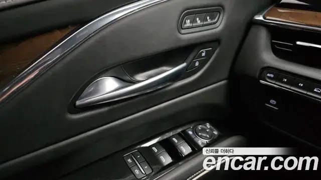 Cadillac Escalade 2023 — Photo 5/35