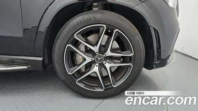 Mercedes-Benz GLE-Class 2023 — Photo 27/36
