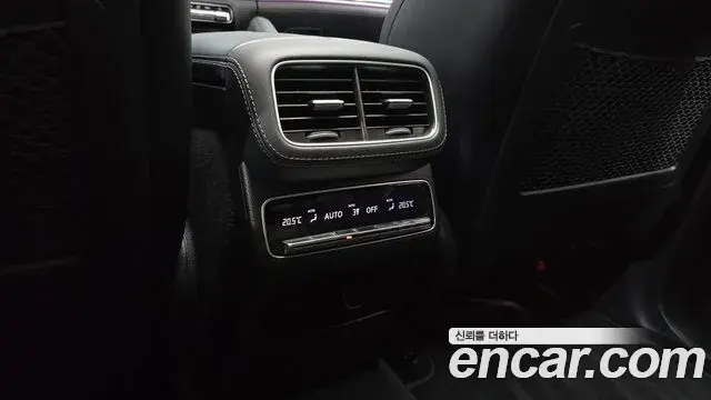 Mercedes-Benz GLE-Class 2023 — Photo 22/36