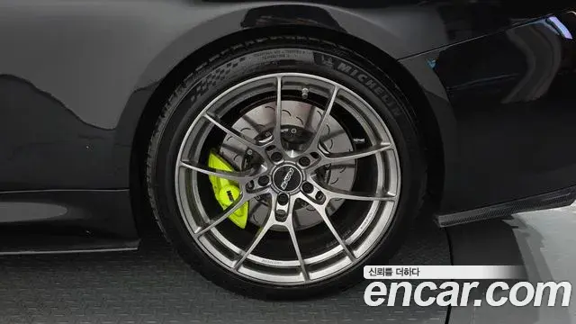 BMW M4 2018 — Şəkil 31/32