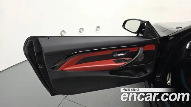 BMW M4 2018 — Şəkil 17/32