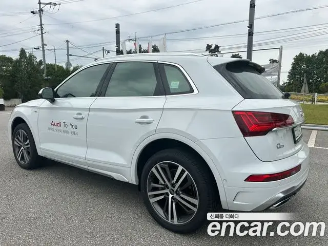 Audi Q5 2023 — ფოტო 16/17