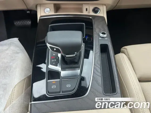 Audi Q5 2023 — ფოტო 8/17