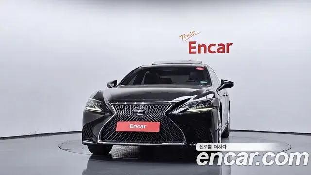 Lexus LS500h 2018 — Photo 11/20