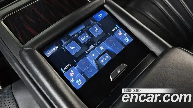 Lexus LS500h 2018 — Photo 17/20