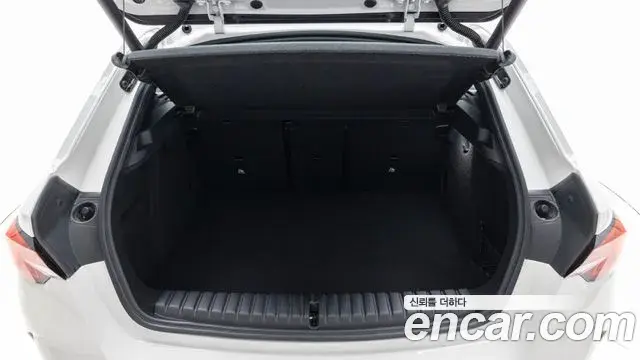 BMW 1 Series 2025 — Photo 18/20