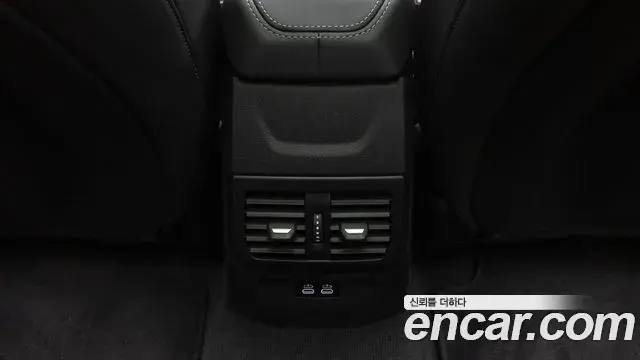BMW 1 Series 2025 — Photo 10/20