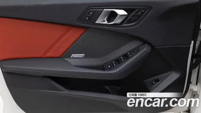 BMW 1 Series 2025 — Photo 15/20