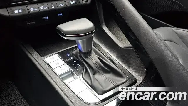 Hyundai The New Avante Hybrid 2021 — Şəkil 15/33