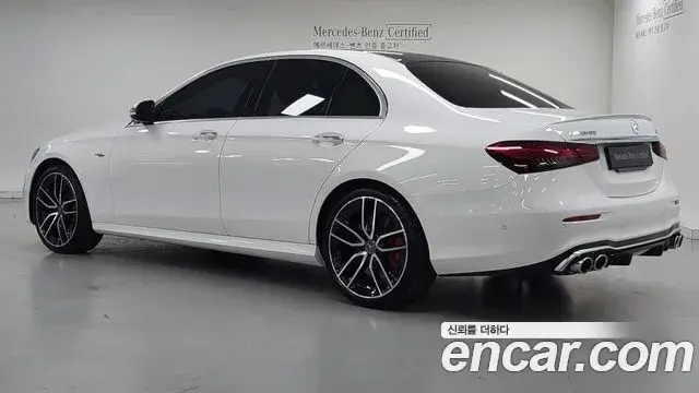 Mercedes-Benz E-Class 2021 — Фото 1/20