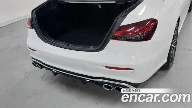 Mercedes-Benz E-Class 2021 — Фото 11/20
