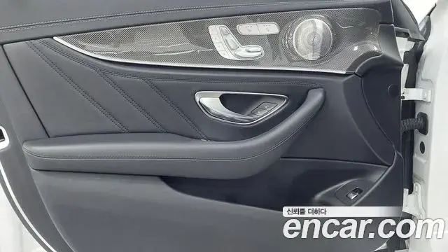 Mercedes-Benz E-Class 2021 — Фото 15/20