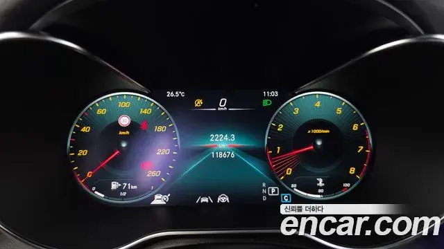 Mercedes-Benz GLC-Class 2022 — Photo 29/34
