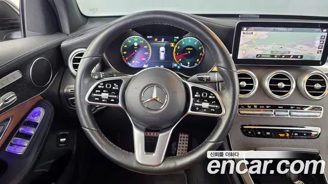 Mercedes-Benz GLC-Class 2022 — Photo 20/34