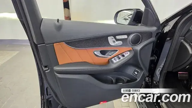 Mercedes-Benz GLC-Class 2022 — Photo 13/34