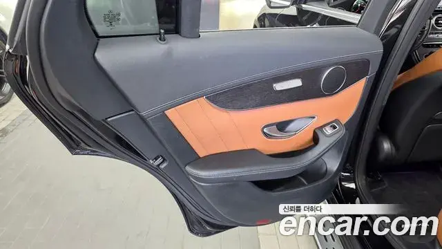 Mercedes-Benz GLC-Class 2022 — Photo 3/34