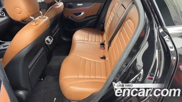 Mercedes-Benz GLC-Class 2022 — Photo 26/34