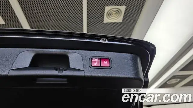 Mercedes-Benz GLC-Class 2022 — Photo 28/34