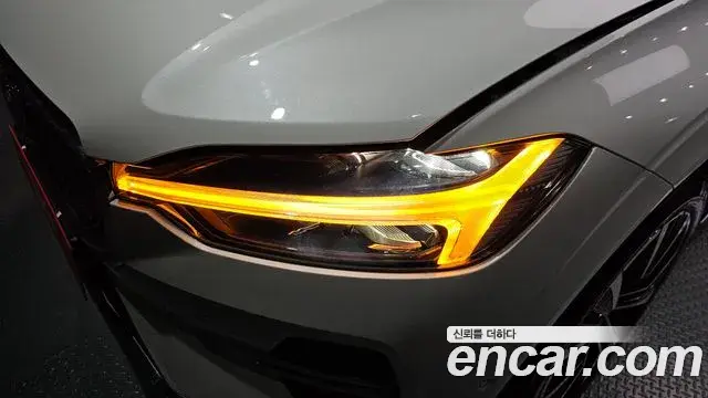 Volvo XC60 2023 — Şəkil 16/30