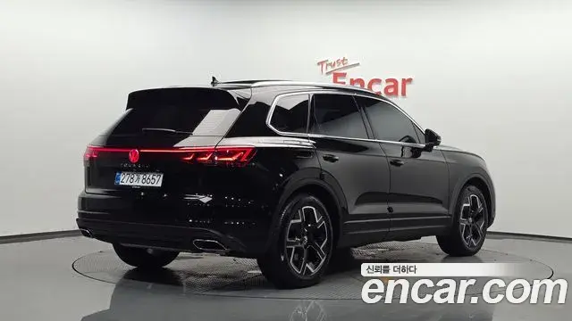Volkswagen Touareg 2025 — Şəkil 21/38