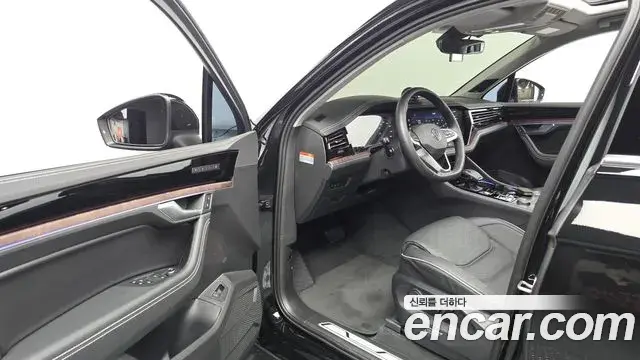 Volkswagen Touareg 2025 — Şəkil 11/38
