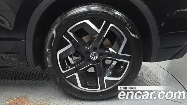 Volkswagen Touareg 2025 — Şəkil 14/38