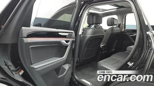 Volkswagen Touareg 2025 — Şəkil 33/38