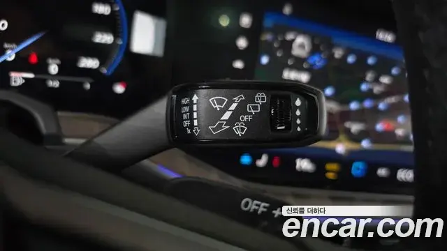 Volkswagen Touareg 2025 — Şəkil 35/38
