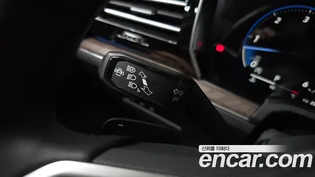 Volkswagen Touareg 2025 — Şəkil 15/38