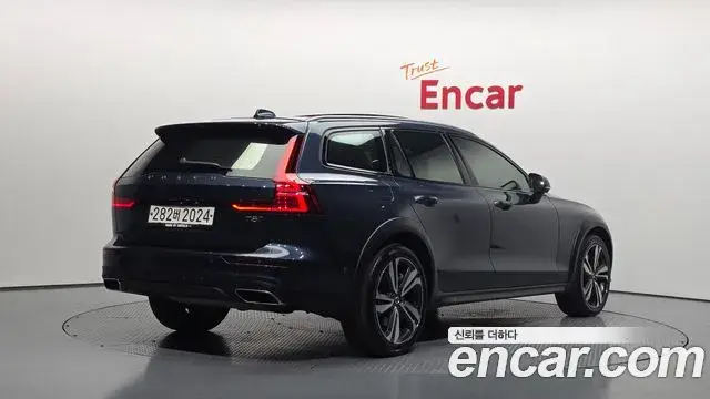 Volvo V60 Cross Country 2020 — Şəkil 20/20