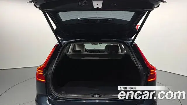 Volvo V60 Cross Country 2020 — Şəkil 2/20