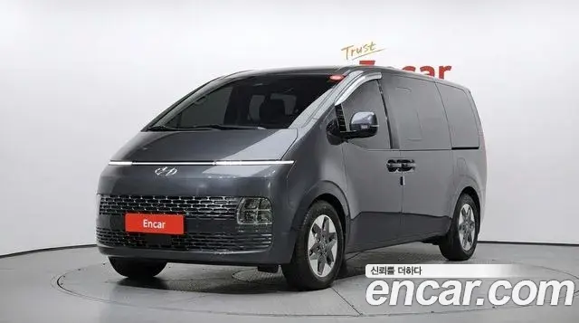 Hyundai Staria 2021 — Фото 1/20
