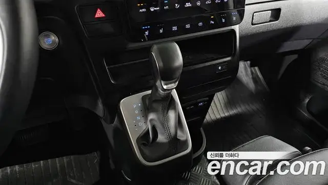Hyundai Staria 2021 — Фото 9/20