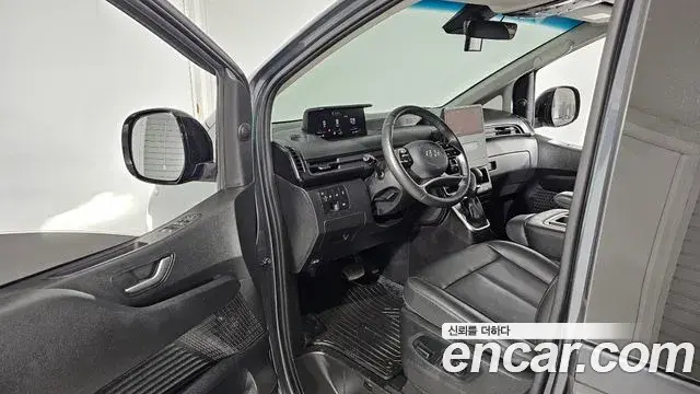 Hyundai Staria 2021 — Фото 10/20