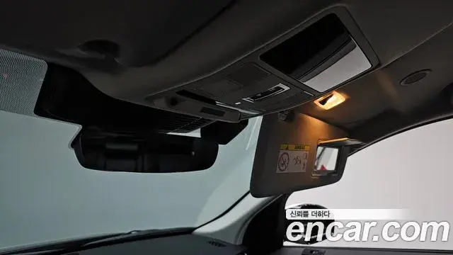 Land Rover Discovery Sport 2023 — Photo 19/37