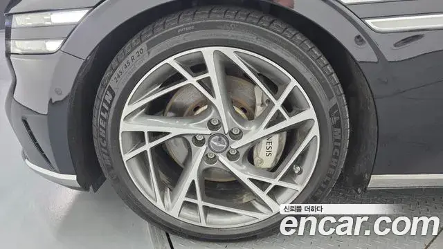 Genesis G90 2022 — Photo 13/34