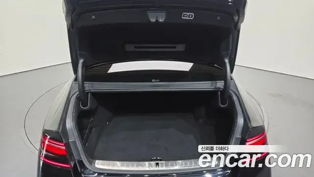 Genesis G90 2022 — Photo 23/34