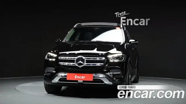 Mercedes-Benz GLE-Class 2025 — Photo 27/34