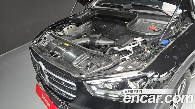Mercedes-Benz GLE-Class 2025 — Photo 10/34