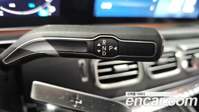 Mercedes-Benz GLE-Class 2025 — Photo 23/34