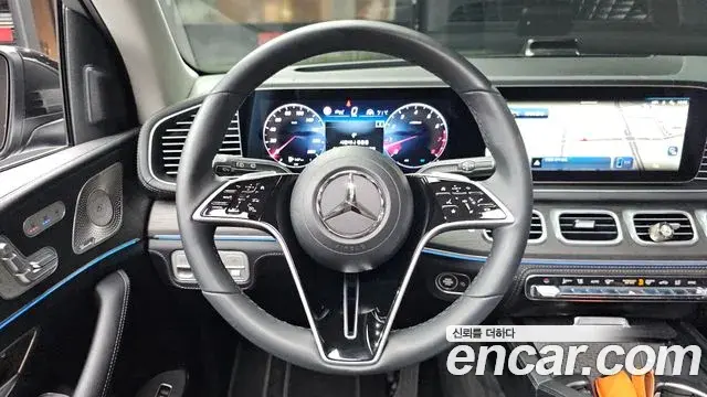 Mercedes-Benz GLE-Class 2025 — Photo 4/34