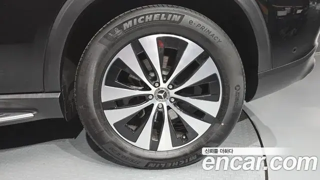 Mercedes-Benz GLE-Class 2025 — Photo 1/34