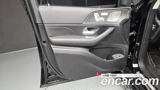 Mercedes-Benz GLE-Class 2025 — Photo 16/34