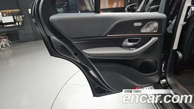 Mercedes-Benz GLE-Class 2025 — Photo 26/34