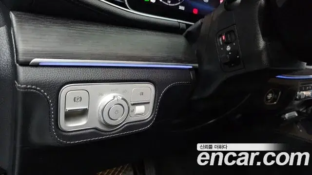 Mercedes-Benz GLE-Class 2025 — Photo 5/34